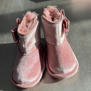 Winter boots for baby girl size 3 ,pink booties